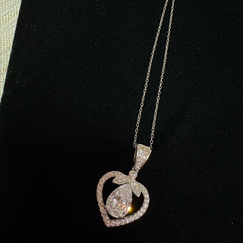 Elegant Silver Heart Pendant Necklace